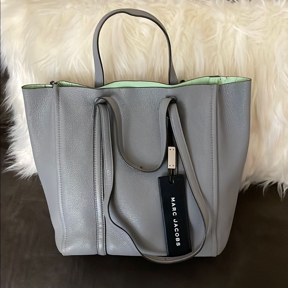 Pre Loved-Marc Jacobs Light Gray Tote with Mint Interior